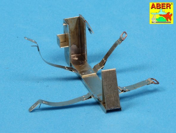 Aber 16027 Fire extinguisher with brackets used on German tanks, assault guns and other vehicles 1/16 – imagen 3
