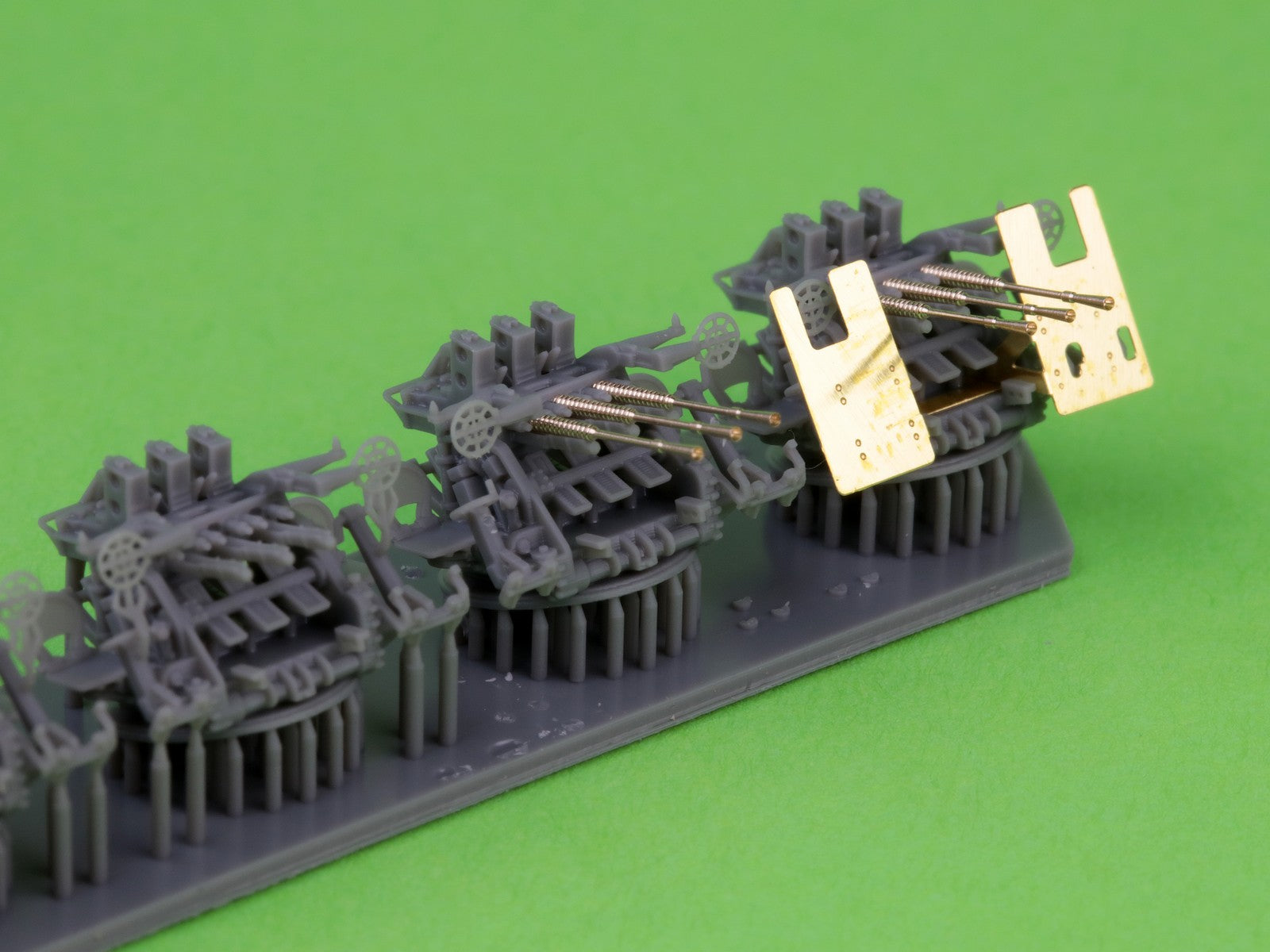 Master SM-200-013 IJN Type 96 25mm - POTRÓJNA podstawa - wczesna z celownikiem pierścieniowym (4 szt.) 1/200 – zdjęcie 5