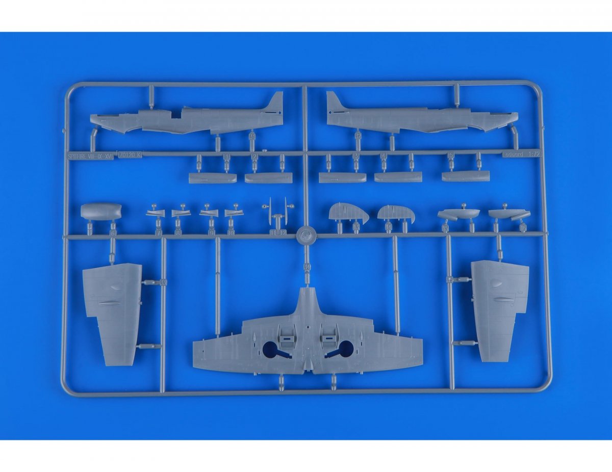 Eduard 70126 Spitfire Mk. XVI Bubbletop 1/72 – Bild 5