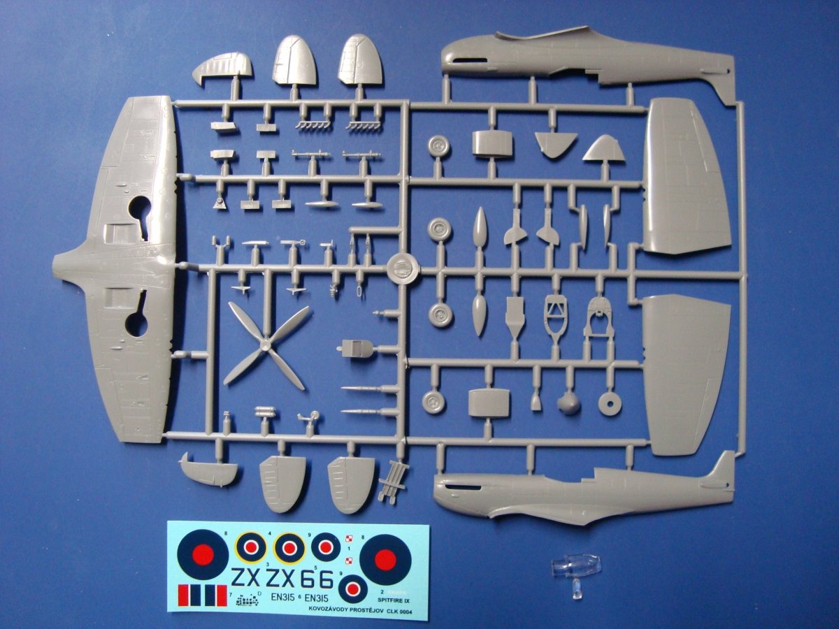 Kovozavody Prostejov CLK0004 Supermarine Spitfire Mk.IXc 1/72 – immagine 3