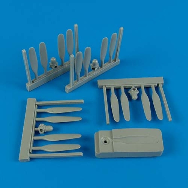 Quickboost QB72329 B-24 Liberator propeller w/tool 1/72