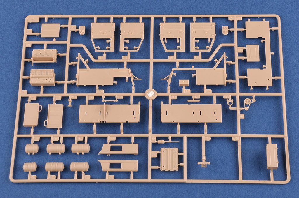 Hobby Boss 85517 BAZ-64022 russe avec TEL S-400 5P85TE2 (1/35) – image 15