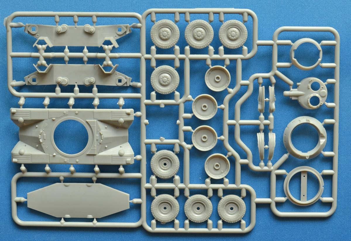 ACE 72459 EBR 90 F1 mod.1951 w/FL-11 turret wheeled tank 1/72 – imagen 2