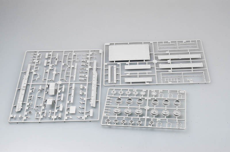 Trumpeter 01004 M1078 Light Medium Tactical Vehicle (LMTV) Standard Cargo Tru 1/35 – zdjęcie 11