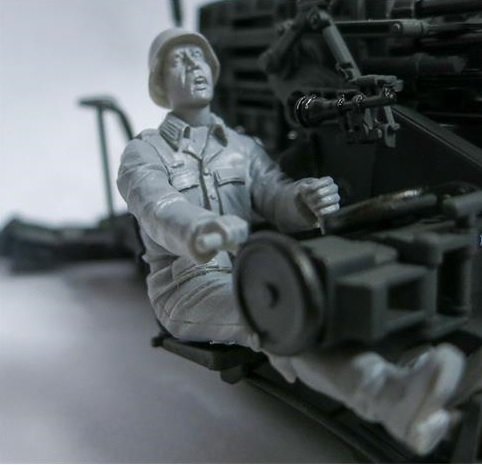 Das Werk DWF005 Gunner (Richtschütze) 2cm SMK18 1/35 – immagine 2