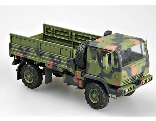Trumpeter 01004 M1078 Light Medium Tactical Vehicle (LMTV) Standard Cargo Tru 1/35 – zdjęcie 3