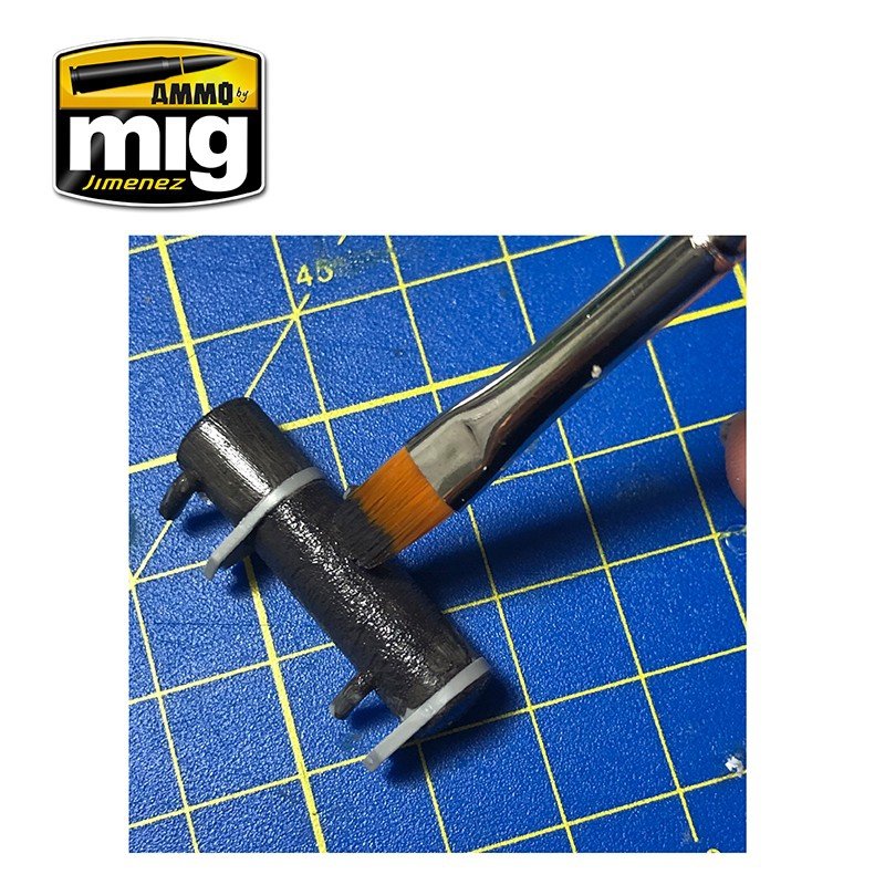 Pâte antidérapante Ammo of Mig 2034 - Couleur noire pour maquettes 1/72 et 1/48  – image 8