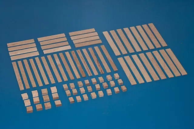 RB Model 35D30 4 x natural wood pallets self assembly kit 1/35 – Bild 5