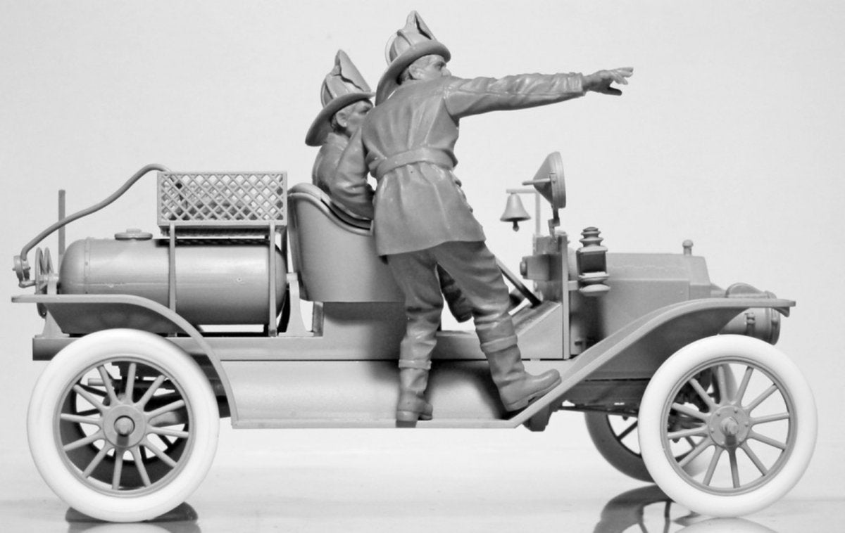 ICM 24017 Model T 1914 Fire Truck with Crew 1/24 – immagine 13