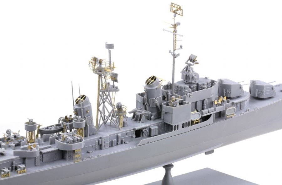 Dragon 1045 U.S.S. Frank Knox DD-742 1/350 – imagen 7
