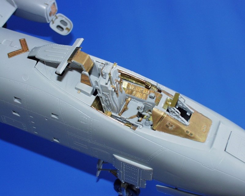 Eduard 32061 A-10 interior 1/32 Trumpeter – Bild 3
