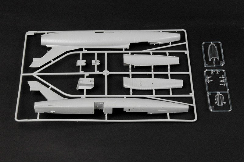 Trumpeter 02822 F-100D IN THUN 1/48 – Bild 2