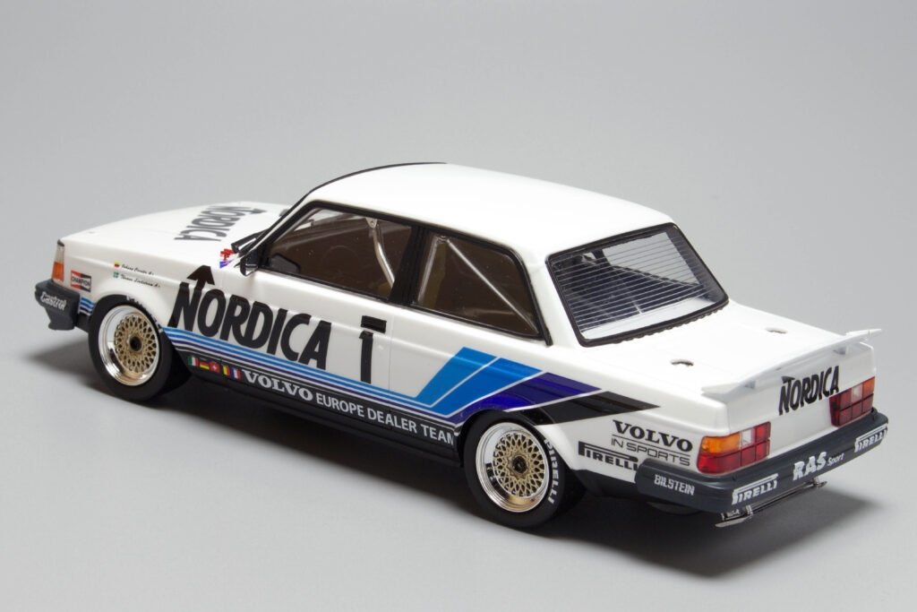 NuNu PN24013 Volvo 240 Turbo &amp;#39;86 ETCC Hockenheim Winner 1/24 – immagine 4