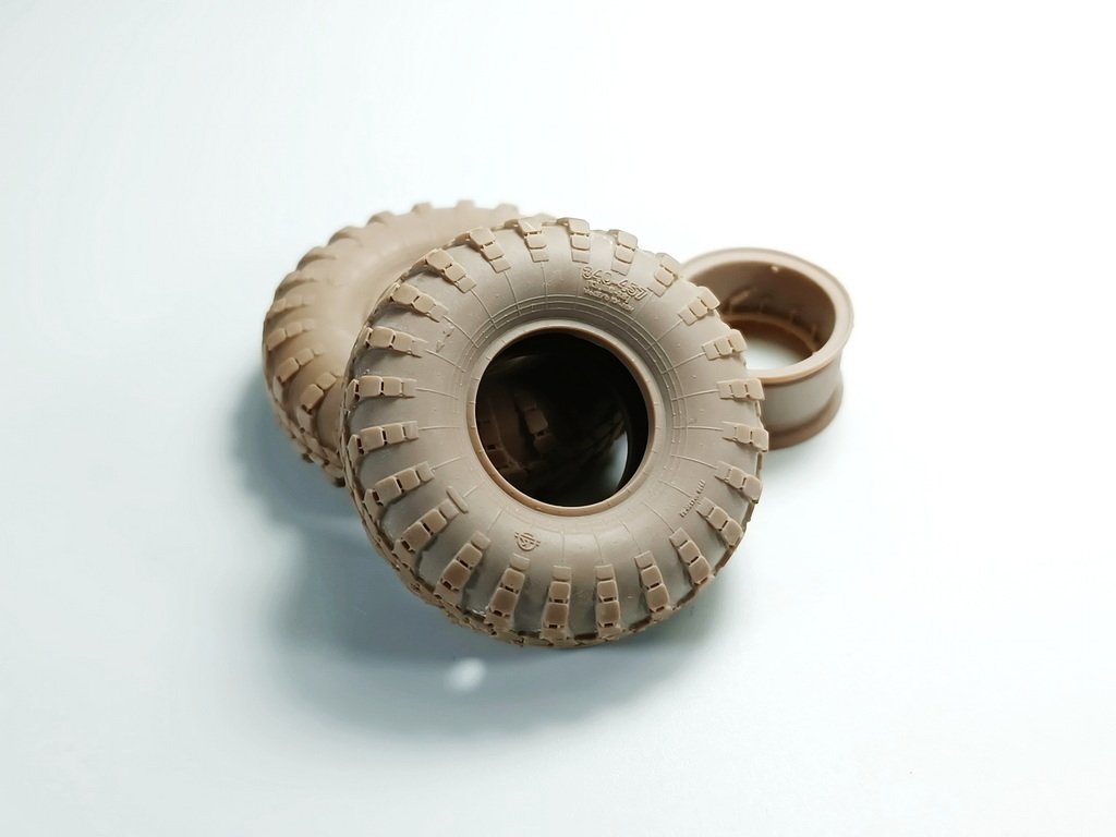 E.T. Model P35-121 Russian BTR-80/80A APC Spare Wheel 1/35 – zdjęcie 5