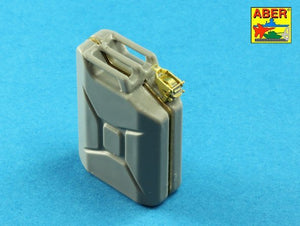 Aber 16158A German WW II 20L Jerry Can closings &amp;amp; 200L fuel drum covers (choice A) 1/16 – immagine 11