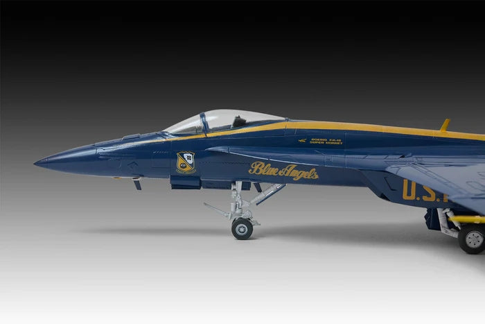 Revell 05613 Boeing F/A-18 E Super Hornet &amp; Grumman F6F-5 Hellcat - Blue Angels 80 Years 1/72
