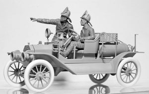ICM 24017 Model T 1914 Fire Truck with Crew 1/24 – immagine 9