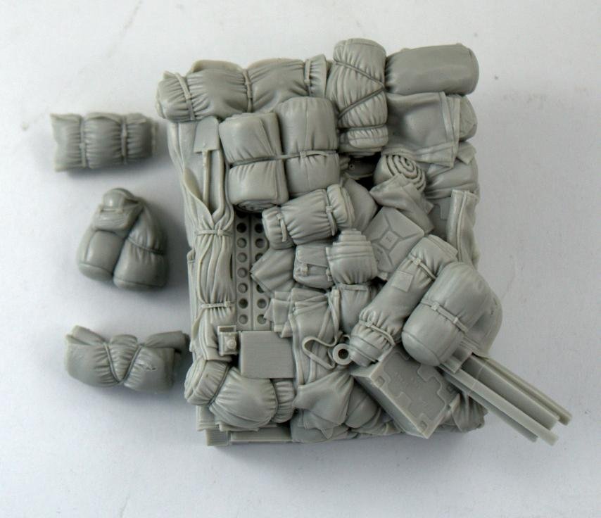 Panzer Art RE35-477 Stowage set for Chevrolet LRDG 1/35 – immagine 3