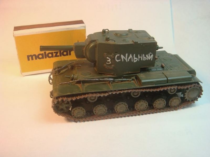 PST 72017 KV-2 Heavy Tank 1/72 – imagen 10