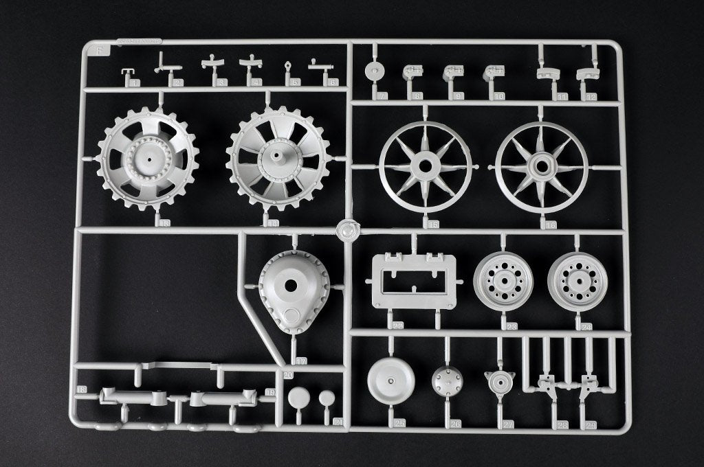 Trumpeter 00947 Germany III Assault Gun Type G Late Model (2 in 1) 1/16 – image 16