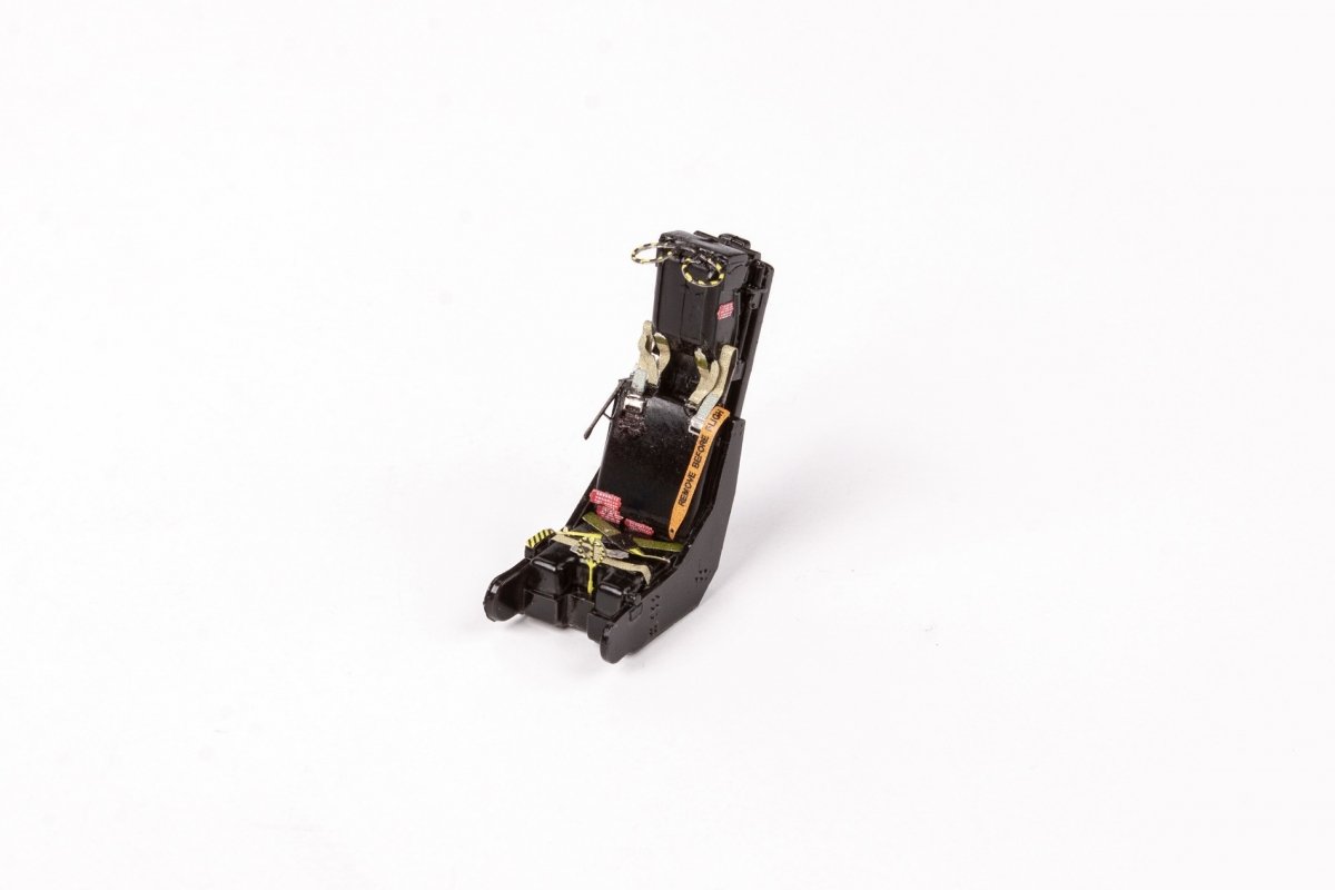 Eduard FE1174 Harrier GR.1/3 seatbelts STEEL KINETIC 1/48 – Bild 2
