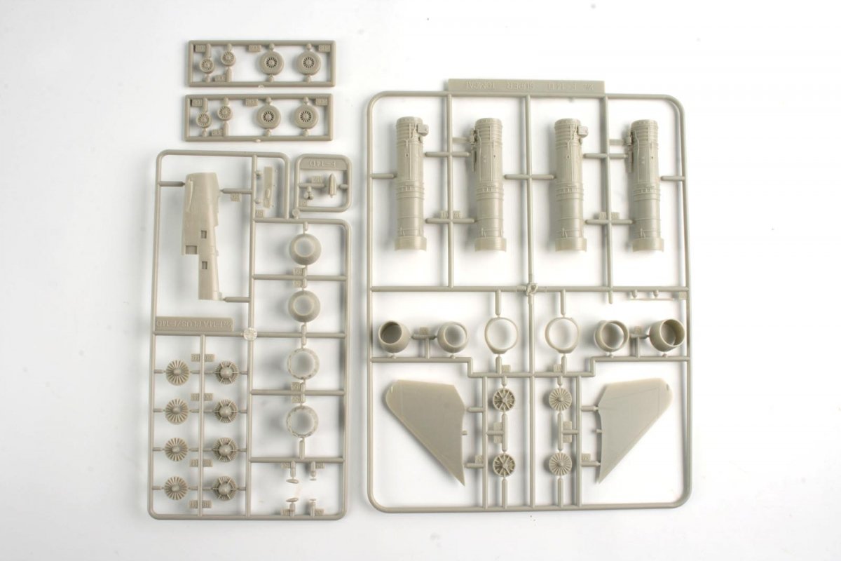 KA Models KP-72002A F-14A PLUS Tomcat &amp;quot;SantaCat&amp;quot; (ex Fujimi) 1/72 – Bild 13