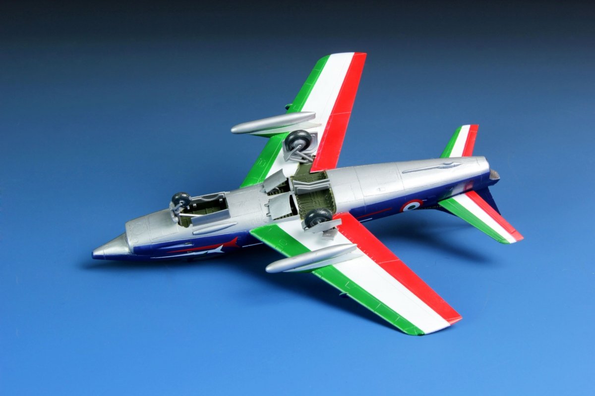 Meng Model DS-004 G.91R Light Fighter Bomber 1/72 – immagine 5
