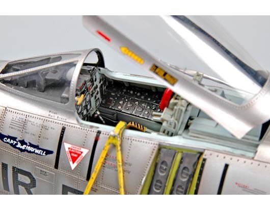 Trumpeter 02232 North American F-100D Fighter 1/32 – immagine 7