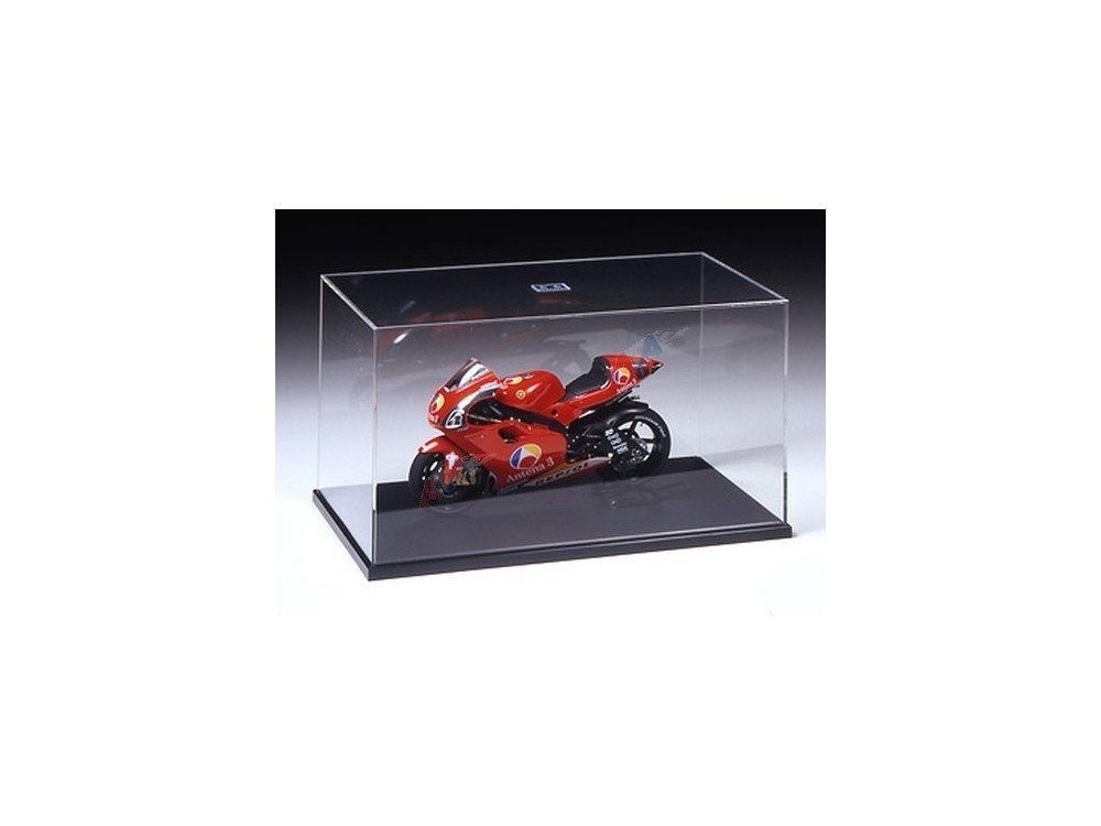 Vitrine Tamiya 73005, dimensions : 260 x 145 x 145 mm