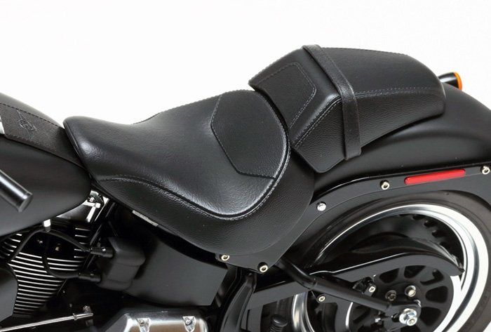 Tamiya 16041 Harley Davidson FLSTFB Fat Boy Lo 1/6 – imagen 6