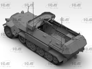 ICM 35105 Beobachtungspanzerwagen Sd.Kfz.251/18 Ausf.A WWII German Observation Vehicle with crew 1/35 – image 6