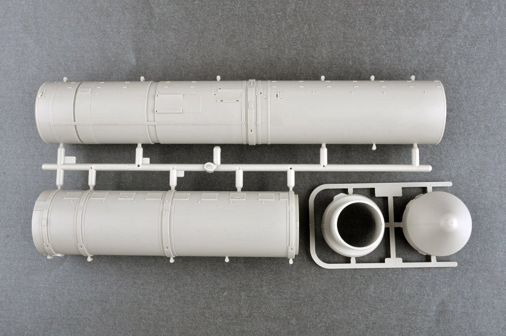 Trumpeter 01082 15U175 TEL of RS-12M1 Topol-M ICBM complex 1/35 – image 6