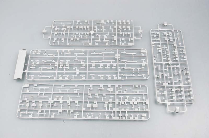 Trumpeter 05775 German Cruiser Admiral Hipper (1940) 1/700 – immagine 4