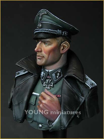Young Miniatures YM1811 SS TOTENKOPF OFFICER WWII 1/10 – Bild 5