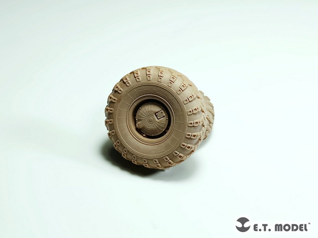 ET Model P35-120 BTR-80/80A APC russe, roues affaissées (larges), pour maquette TRUMPETER au 1/35 – image 7