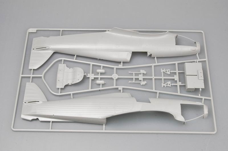 Trumpeter 02417 Hurricane Mk II D/Trop 1/24 – Bild 3