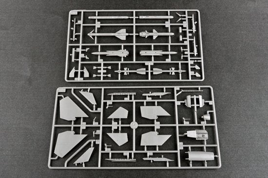 Trumpeter 01678 Russian Su-33 Flanker D 1/72 – image 11