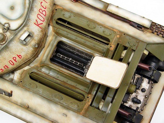 Trumpeter 00905 T-34/76 Model 1942 1/16 – immagine 9