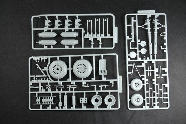 HK Models 01E02 B-25J Mitchell &amp;quot;Strafer&amp;quot; 1/32 – immagine 16
