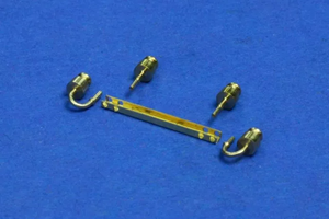 Pilier télégraphique RB modèle 35D02 avec 4 isolateurs. Le kit contient 2 pièces non assemblées au 1/35. – image 5
