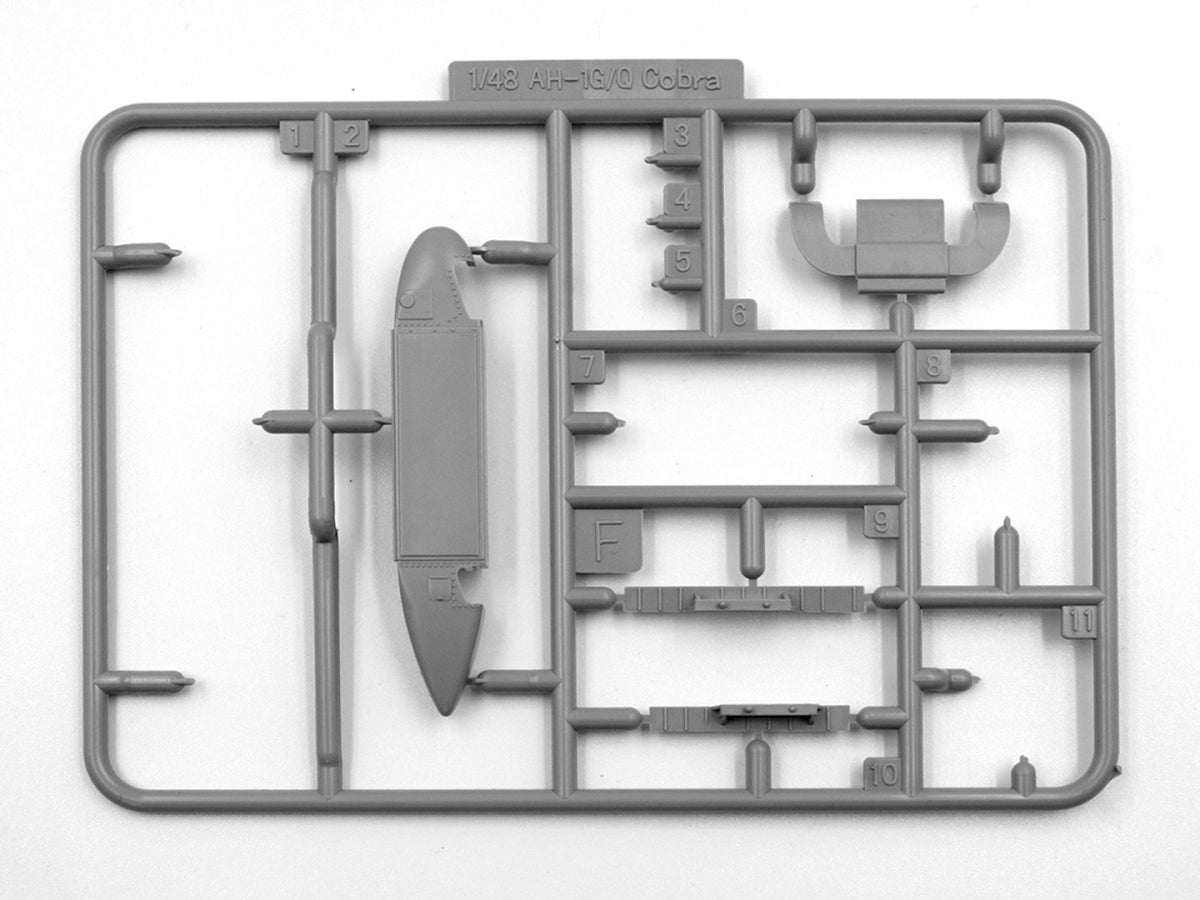 ICM 48298 AH-1G Cobra and M8A1 US Landing Mat 1/48 – immagine 6