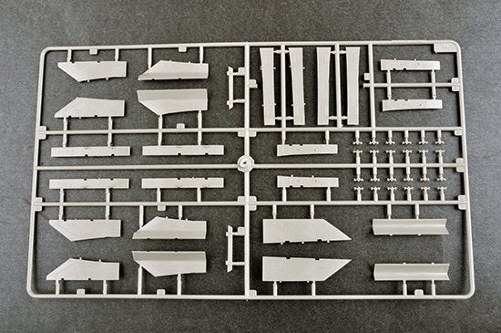Trumpeter 03221 F-100C Super Sabre 1/32 – image 12