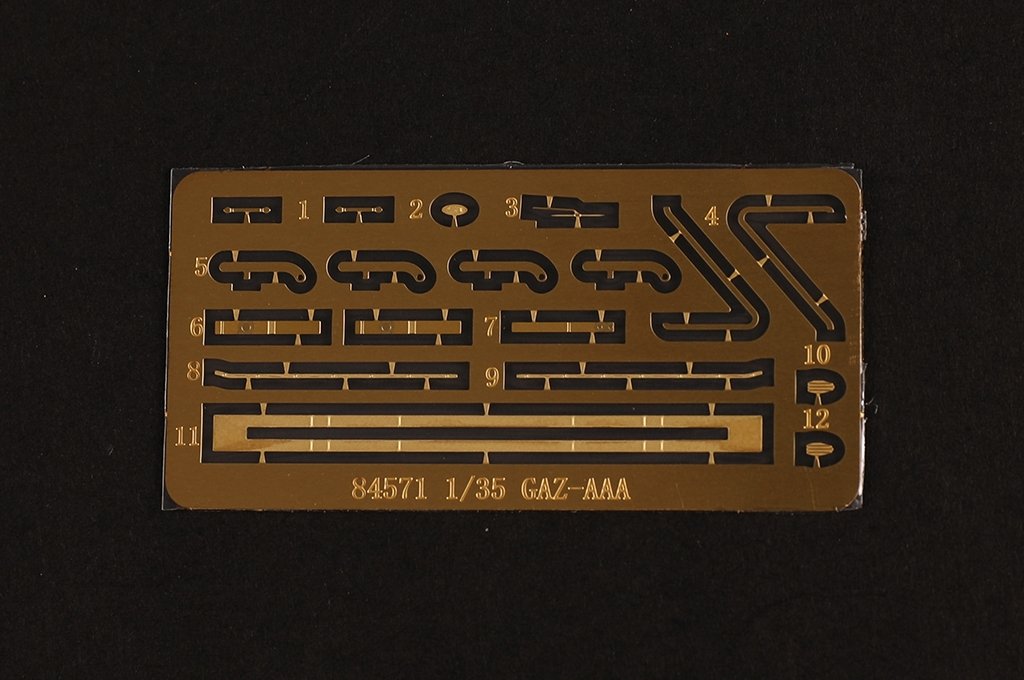 Hobby Boss 84571 GAZ-AAA with Quad Maxim AA Gun 1/35 – zdjęcie 9
