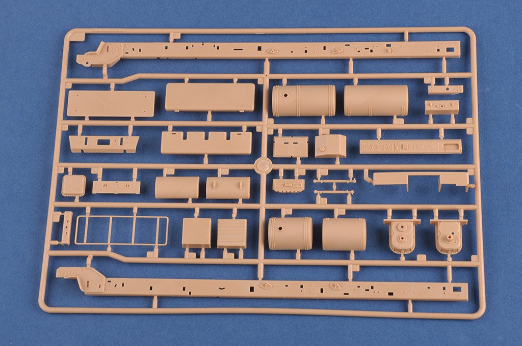 Hobby Boss 85525 M1070 Gun Truck 1/35 – zdjęcie 5
