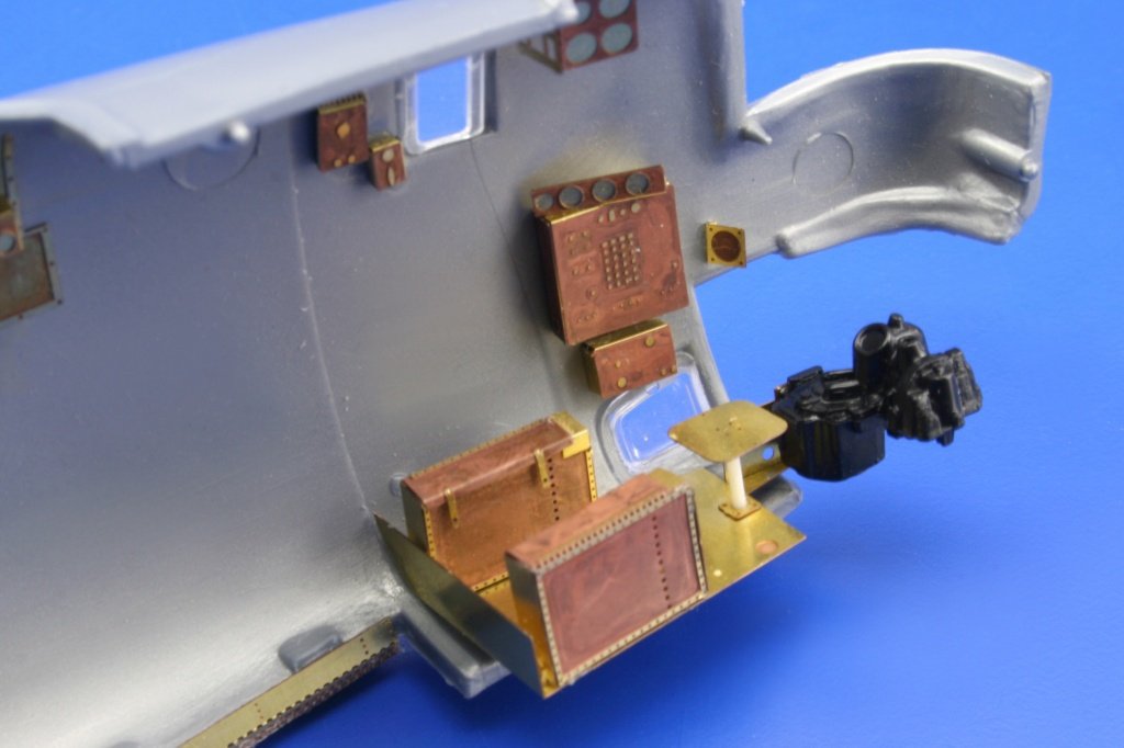 Eduard 49440 B-24J front interior 1/48 Revell – immagine 8