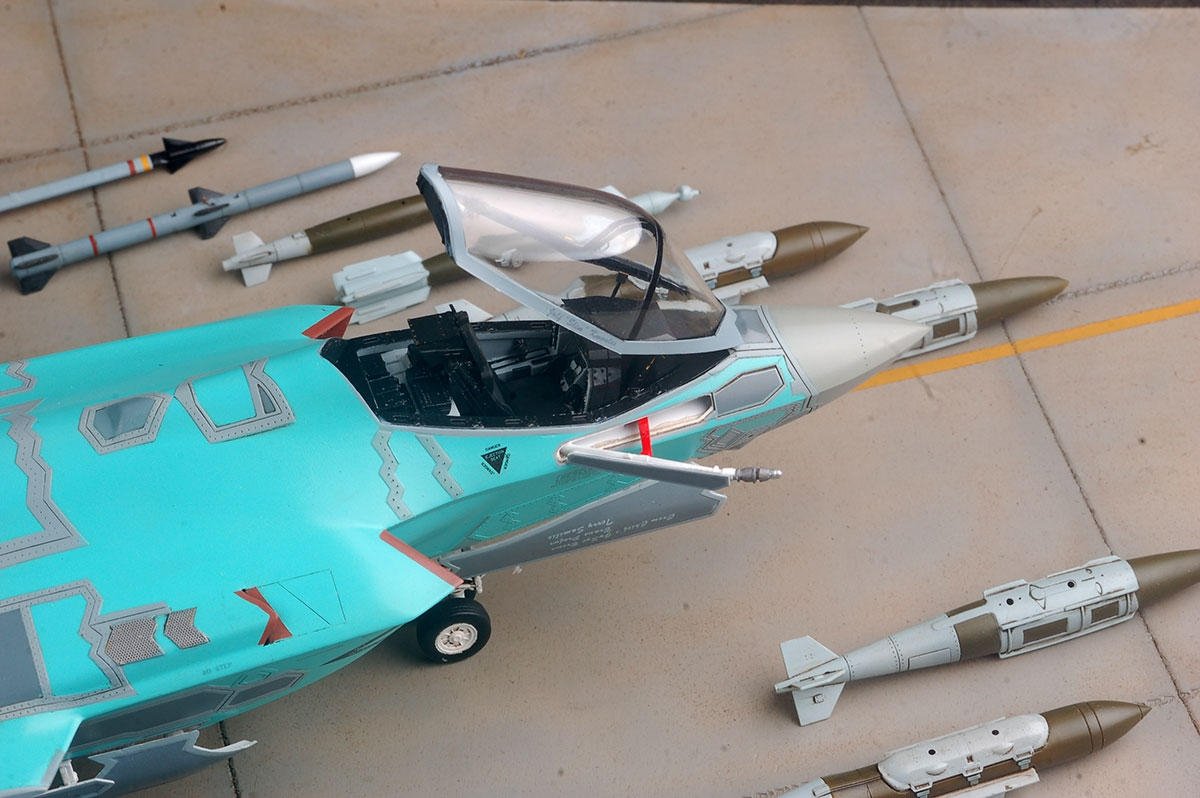Kitty Hawk 80132 F-35C Lighting II 1/48 – immagine 14