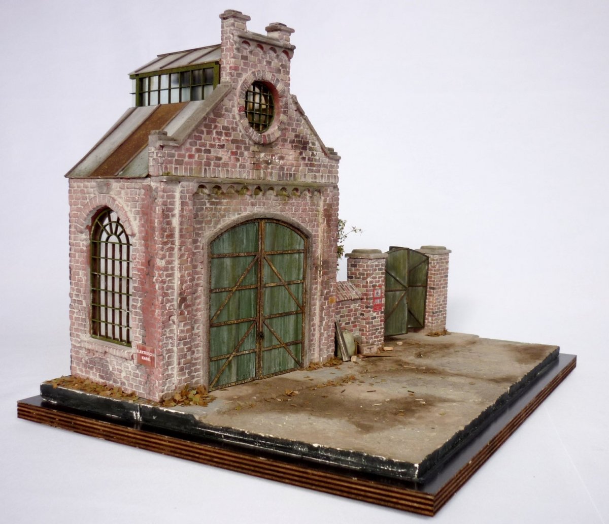 RT-Diorama 35289 Diorama-Base: Industrial Workshop 1/35 – imagen 6