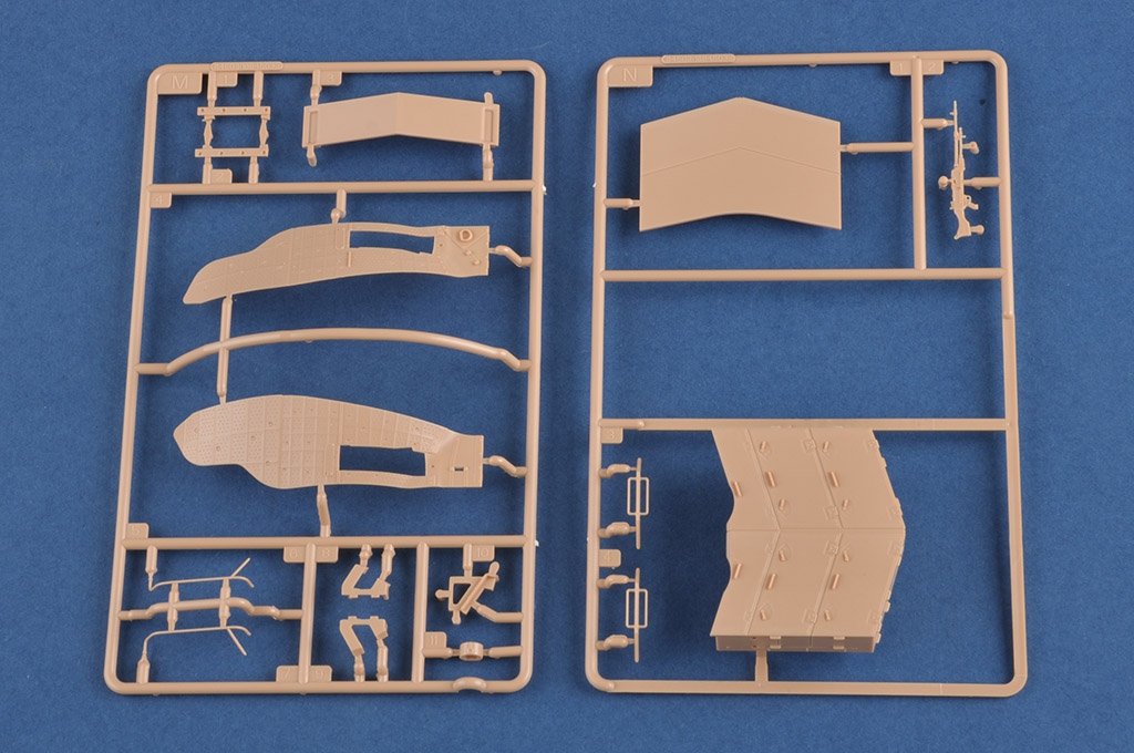 Hobby Boss 84557 Leopard C2 MEXAS with TWMP Track Width Mine Plow 1/35 – immagine 11