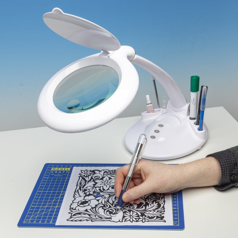 Lampe loupe de table LED Lightcraft LC8098LED-EU avec base de rangement  – image 4