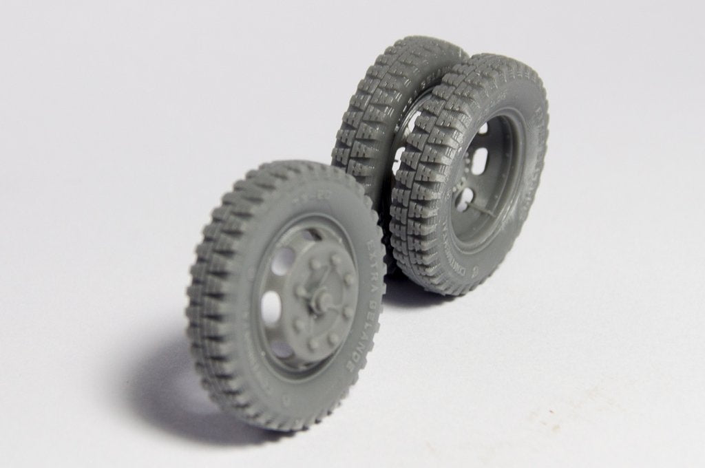 Panzer Art RE35-351 KHD 3000S road wheels (gelande pattern) 1/35 – Bild 2